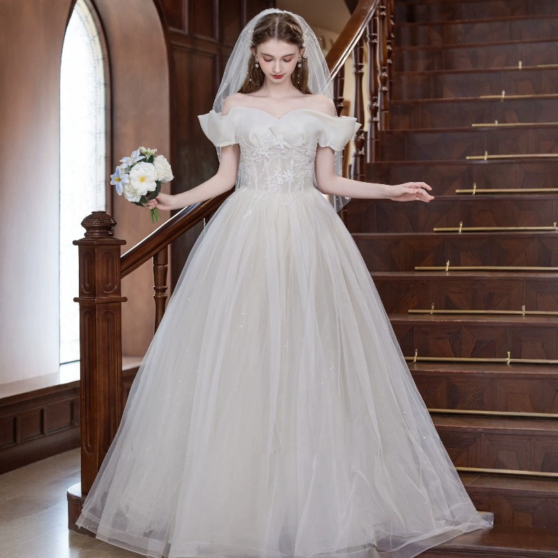 One Shoulder Light Wedding Dre - Photography Natural Lighting Basics recension och pris